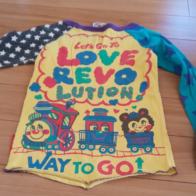 LOVE REVOLUTION(ラブレボリューション)のラブレボ 120  ロンT キッズ/ベビー/マタニティのキッズ服女の子用(90cm~)(Tシャツ/カットソー)の商品写真