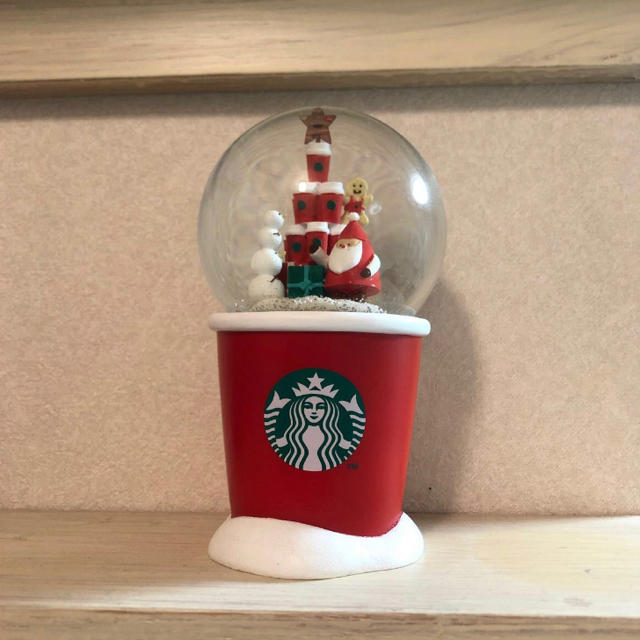 Starbucks Coffee(スターバックスコーヒー)のスターバックス 2018限定スノードーム　完売品 インテリア/住まい/日用品のインテリア小物(置物)の商品写真