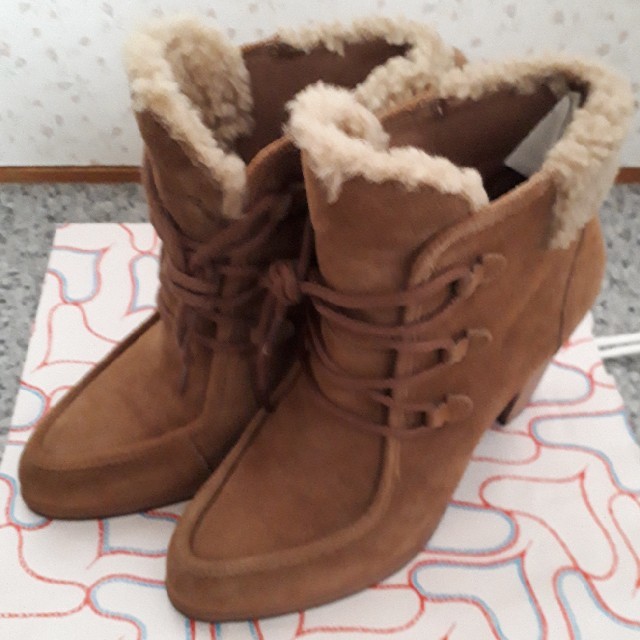 UGG スエード×ムートン　ブーティー ANALISE　used 美品　サイズ7