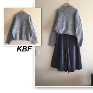 ケービーエフ(KBF)のKBF✨ブルーグレーのボトルネック ボリューム袖ニット(ニット/セーター)