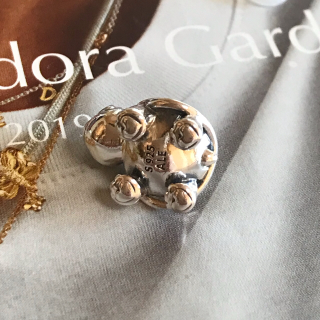 SWAROVSKI(スワロフスキー)のパンドラ　PANDORA 亀ちゃんチャーム レディースのアクセサリー(チャーム)の商品写真