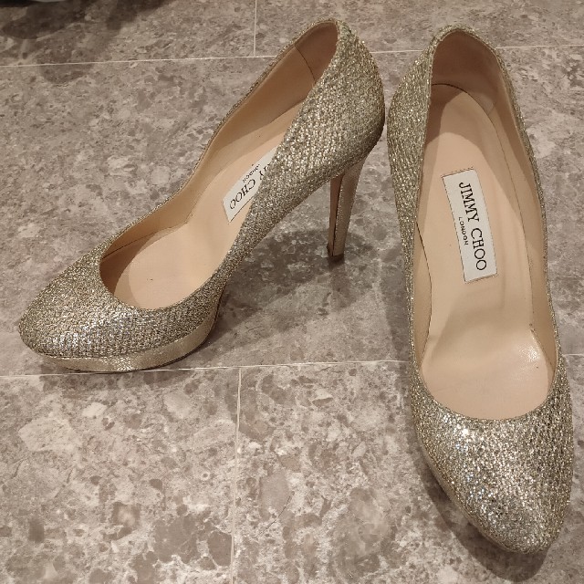 JIMMY CHOO(ジミーチュウ)のJIMMY CHOO グリッターパンプス♪ゴールド レディースの靴/シューズ(ハイヒール/パンプス)の商品写真