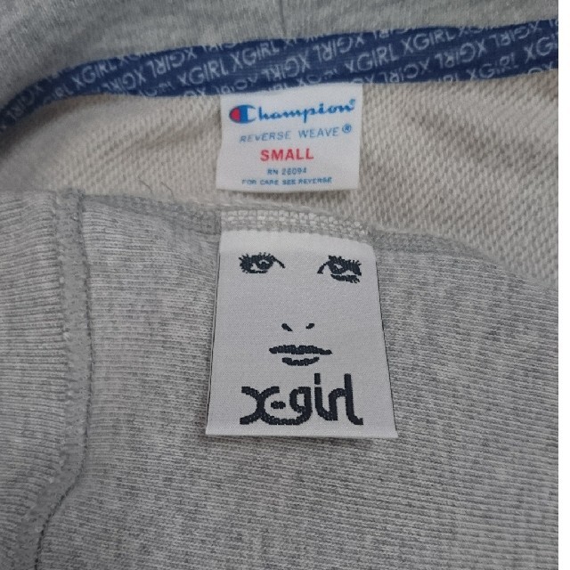 X-girl(エックスガール)の6日まで値下げ！美品！エックスガール×Champion パーカー レディースのトップス(パーカー)の商品写真