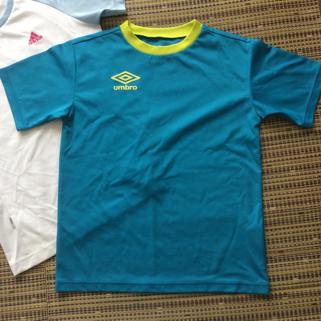 adidas(アディダス)のアディダス、umbro キッズＴシャツ 3枚 キッズ/ベビー/マタニティのキッズ服女の子用(90cm~)(Tシャツ/カットソー)の商品写真