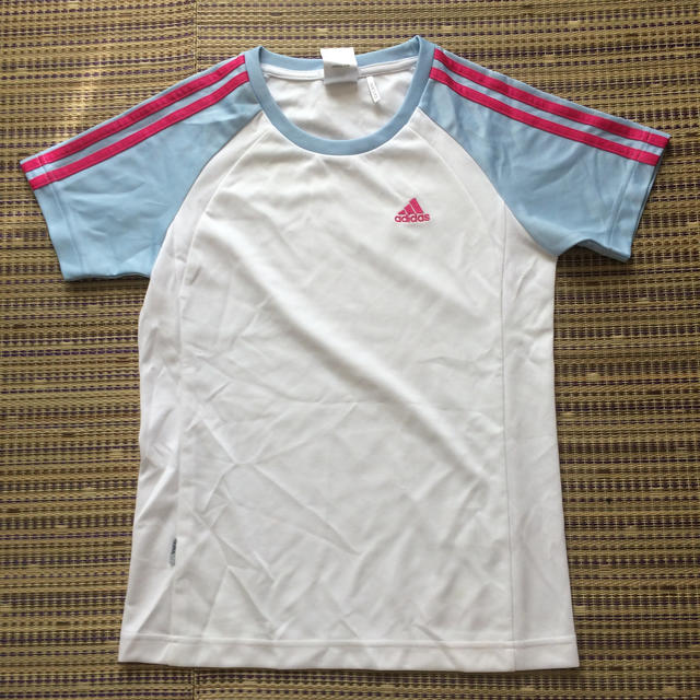 adidas(アディダス)のアディダス、umbro キッズＴシャツ 3枚 キッズ/ベビー/マタニティのキッズ服女の子用(90cm~)(Tシャツ/カットソー)の商品写真