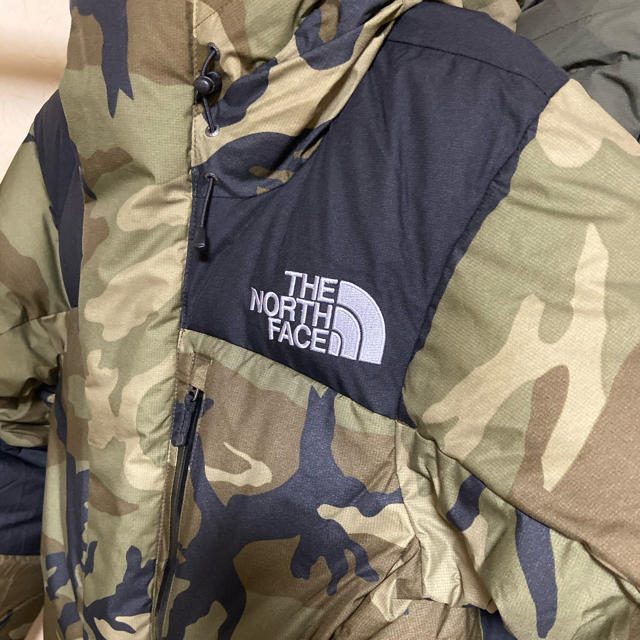 THE NORTH FACE(ザノースフェイス)のバルトロライトジャケットウッドランドカモノースフェイス 新品　タグ付き　XS レディースのジャケット/アウター(ダウンジャケット)の商品写真