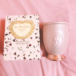 レメルヴェイユーズラデュレ(Les Merveilleuses LADUREE)のラデュレ　ブラッシュホルダー　限定カラー　ピンク(その他)