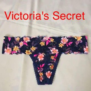 ヴィクトリアズシークレット(Victoria's Secret)のヴィクトリアシークレット PINK ネイビー 花柄 トング ショーツ Mサイズ(ショーツ)