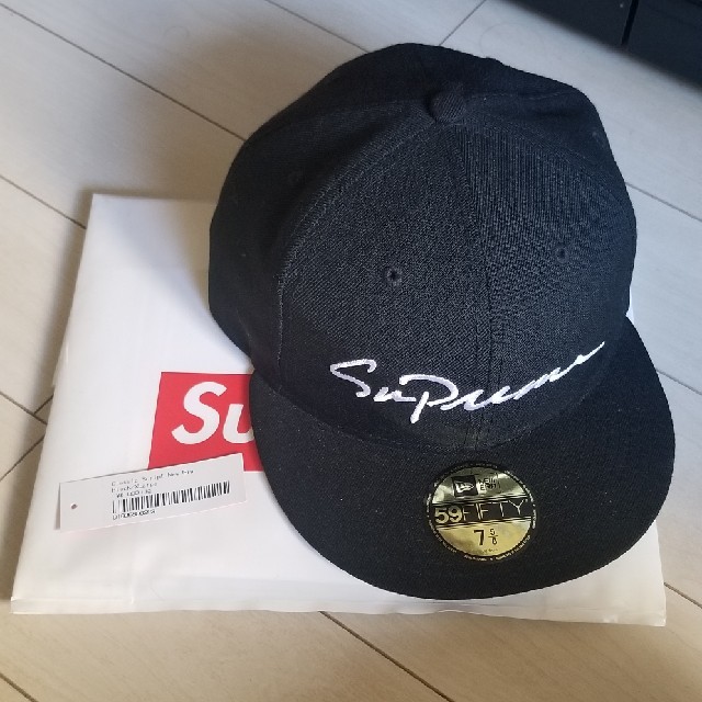 Supreme(シュプリーム)のSupreme　Classic Script New Era  7 5/8 メンズの帽子(キャップ)の商品写真