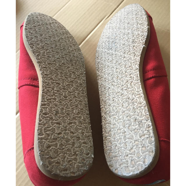 TOMS(トムズ)の⭐︎TOMS⭐︎新品⭐︎赤⭐︎ メンズの靴/シューズ(スリッポン/モカシン)の商品写真