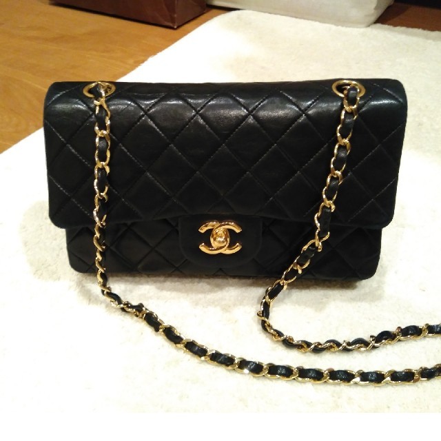 大人女性の CHANEL ダブルフラップマトラッセチェーンショルダーバッグ CHANEL(シャネル) - ショルダーバッグ 大人女性の CHANEL ダブルフラップマトラッセチェーンショルダーバッグ CHANEL(シャネル) - ショルダーバッグ