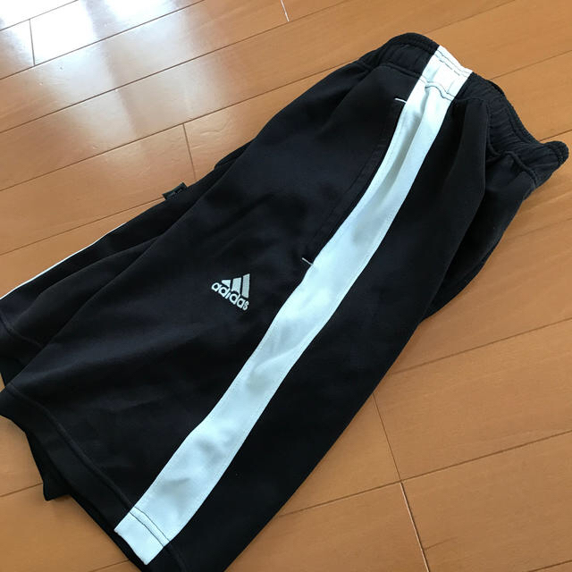 adidas(アディダス)のアディダス　ハーフパンツ150サイズ スポーツ/アウトドアのサッカー/フットサル(ウェア)の商品写真