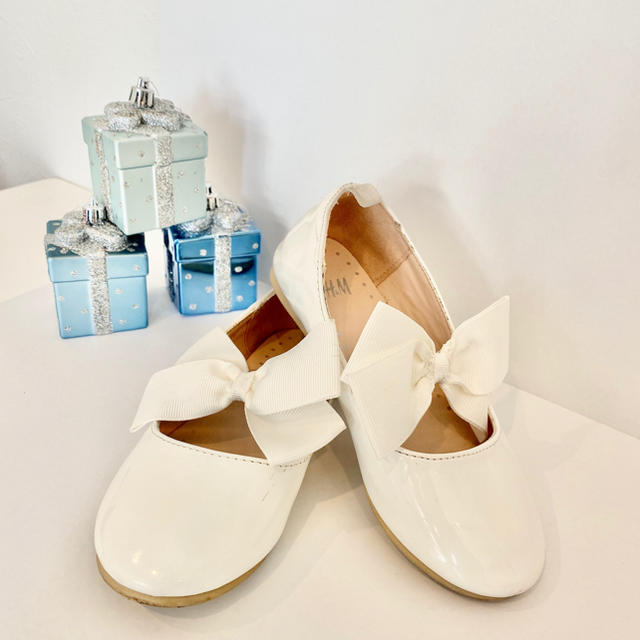 H&M(エイチアンドエム)のエナメル 靴 H&m  キッズ/ベビー/マタニティのキッズ靴/シューズ(15cm~)(フォーマルシューズ)の商品写真
