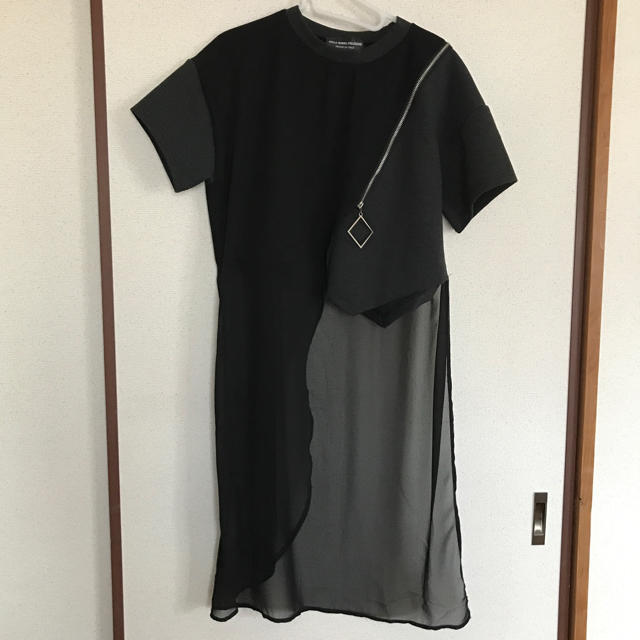 Le sucood アシンメトリー ワンピ 黒/グレー レディースのトップス(Tシャツ(半袖/袖なし))の商品写真