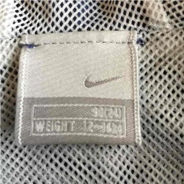 NIKE(ナイキ)の美品!!NIKE フード付きベスト(キッズサイズ/90cm) キッズ/ベビー/マタニティのキッズ服男の子用(90cm~)(ジャケット/上着)の商品写真