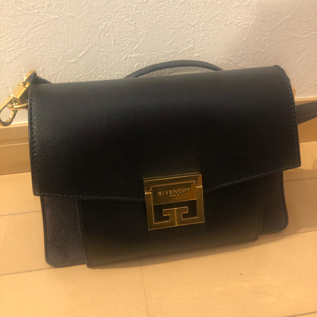 GIVENCHY GV3 スモールバック