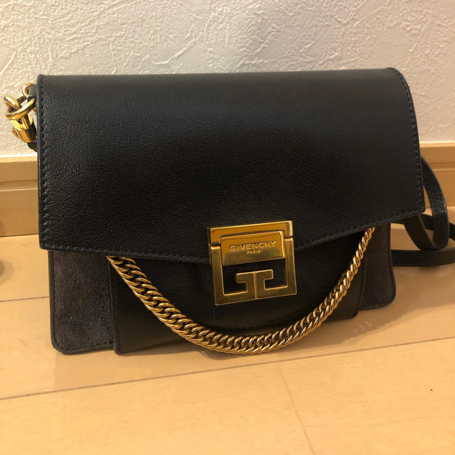 バッグGIVENCHY GV3 ブラック 黒 バッグ スモール レザー ジバンシー