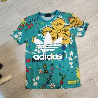 アディダス(adidas)のアディダス Tシャツ 派手(Tシャツ/カットソー(半袖/袖なし))