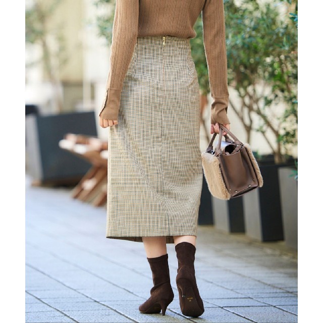 le.coeur blanc(ルクールブラン)のハイウエストポケットタイトスカート ベージュ柄 チェック サイズ38 レディースのスカート(ロングスカート)の商品写真