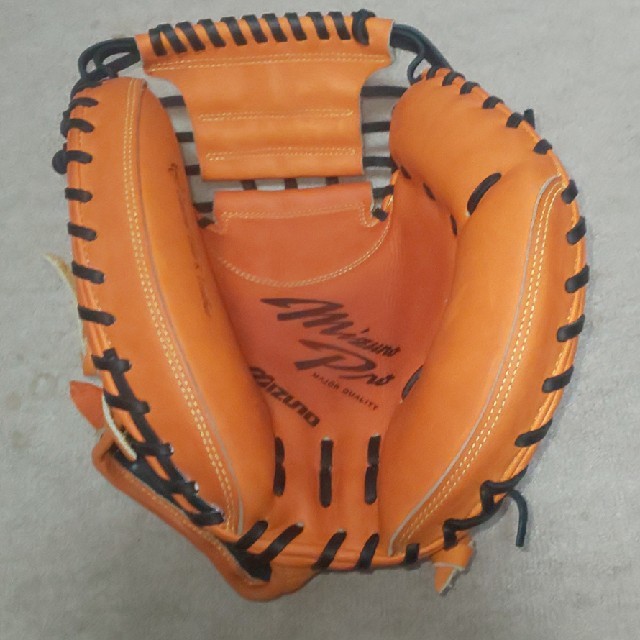 MIZUNO(ミズノ)のほぼ新品!ミズノプロ軟式キャッチャーミット スポーツ/アウトドアの野球(グローブ)の商品写真