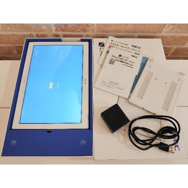 NEC(エヌイーシー)の美品 NEC LAVIE Tab PC-TE510HAW 3GB 10インチ スマホ/家電/カメラのPC/タブレット(タブレット)の商品写真