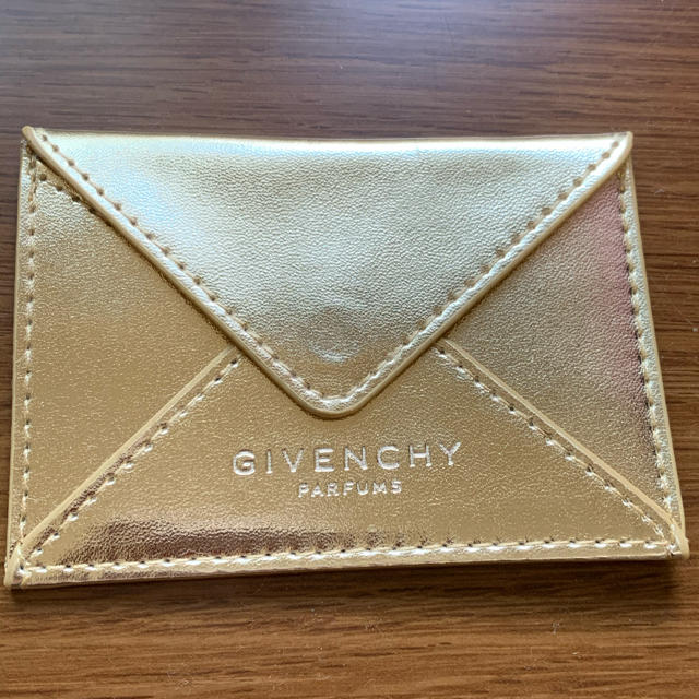 GIVENCHY(ジバンシィ)の新品未使用　　カードケース レディースのファッション小物(名刺入れ/定期入れ)の商品写真