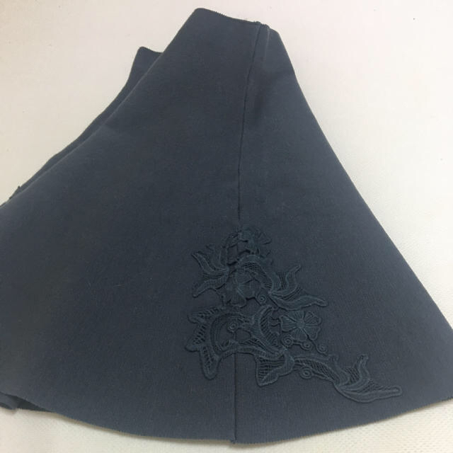 dholic(ディーホリック)のDholicフラワー刺繍Aラインフレアスカート♡ レディースのスカート(ひざ丈スカート)の商品写真