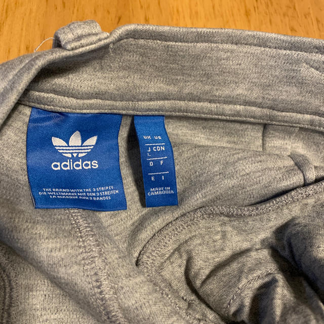 adidas(アディダス)のadidas originals アディダス　七分丈スウェットパンツ メンズのパンツ(その他)の商品写真