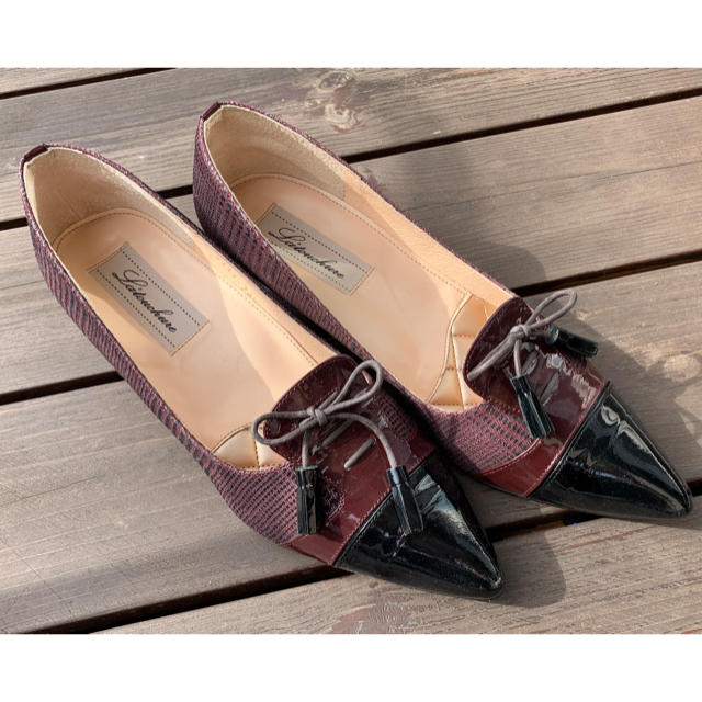 トゥシュール（LATOUCHURE）ワインレッド　ローパンプス　24.5㎝ レディースの靴/シューズ(ハイヒール/パンプス)の商品写真