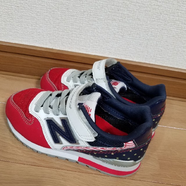 New Balance(ニューバランス)の☆new balanceスニーカー☆18㎝ キッズ/ベビー/マタニティのキッズ靴/シューズ(15cm~)(スニーカー)の商品写真