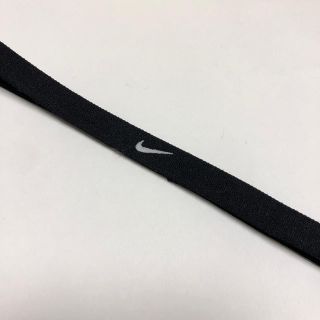 ナイキ(NIKE)のNIKE ナイキヘアバンド ブラック ホワイト(トレーニング用品)