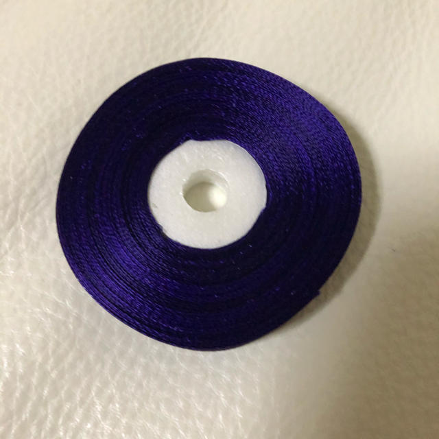リボンテープ　紫色　小 ハンドメイドの素材/材料(各種パーツ)の商品写真