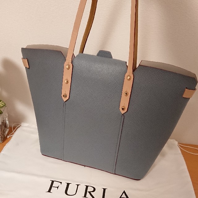 Furla(フルラ)のフルラ ガイア レザートートバッグ A4対応 大容量 レディースのバッグ(トートバッグ)の商品写真