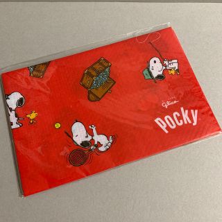 未開封　ポッキー　ノベルティ　スヌーピー  ミニレジャーシート　赤(ノベルティグッズ)