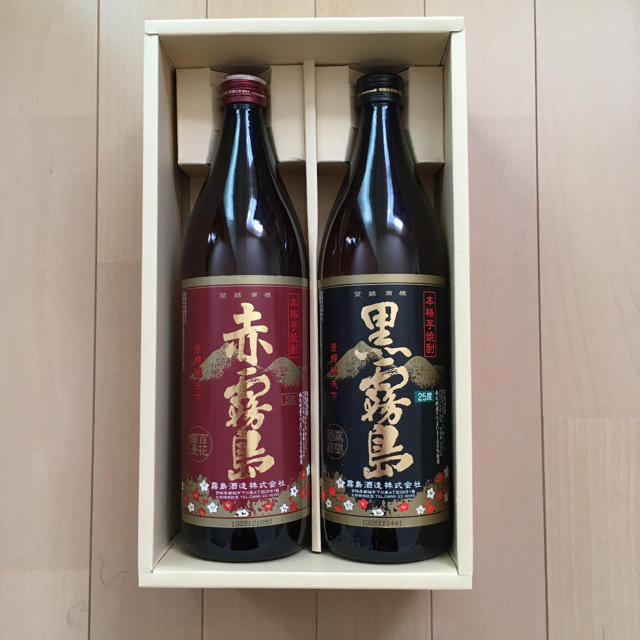 黒霧島と赤霧島（900ml×2本）セット 食品/飲料/酒の酒(焼酎)の商品写真