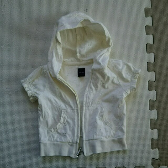 babyGAP(ベビーギャップ)の【専用】半袖ﾊﾟｰｶｰ キッズ/ベビー/マタニティのベビー服(~85cm)(カーディガン/ボレロ)の商品写真