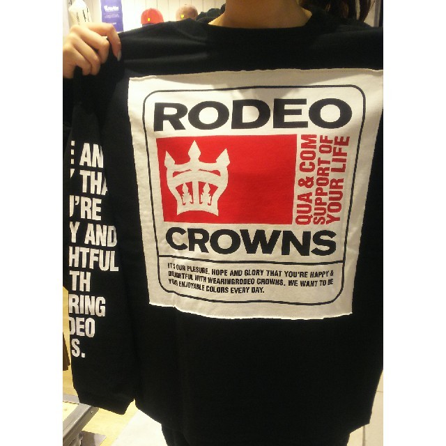 RODEO CROWNS WIDE BOWL(ロデオクラウンズワイドボウル)の新品未使用 ブラック  レディースのトップス(Tシャツ(長袖/七分))の商品写真