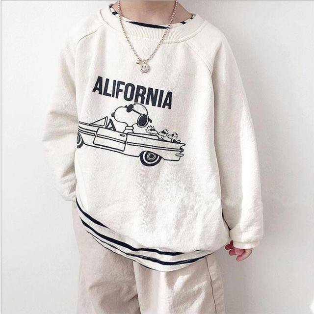 ZARA KIDS(ザラキッズ)のスヌーピー　トレーナー　ホワイト　120 キッズ/ベビー/マタニティのキッズ服男の子用(90cm~)(Tシャツ/カットソー)の商品写真