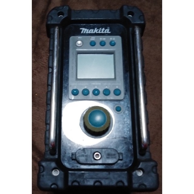 Makita(マキタ)のマキタ★MR100 現場ラジオ★ スマホ/家電/カメラのオーディオ機器(ラジオ)の商品写真