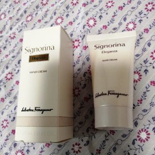 サルヴァトーレフェラガモ(Salvatore Ferragamo)の🍀値下げ🍀サルヴァトーレ フェラガモハンドクリーム30ml(ハンドクリーム)