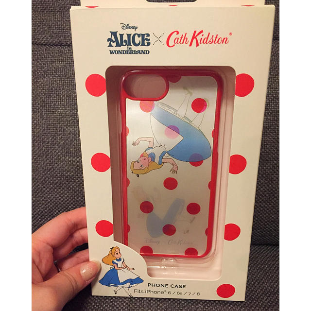 Cath Kidston(キャスキッドソン)のCath kidston Alice ムービングアリス フォンケース スマホ/家電/カメラのスマホアクセサリー(iPhoneケース)の商品写真