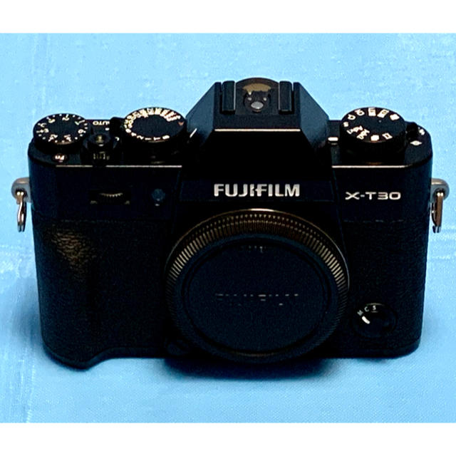 富士フイルム(フジフイルム)のFUJIFILM 　富士フイルム  X-T30  ボディ  スマホ/家電/カメラのカメラ(ミラーレス一眼)の商品写真