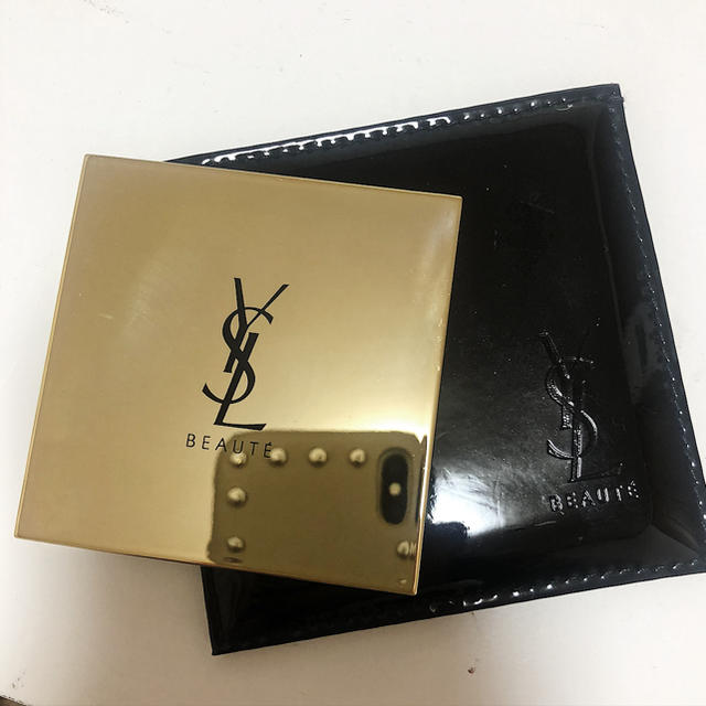 Yves Saint Laurent Beaute(イヴサンローランボーテ)のイヴ・サンローラン　ミラー レディースのファッション小物(ミラー)の商品写真