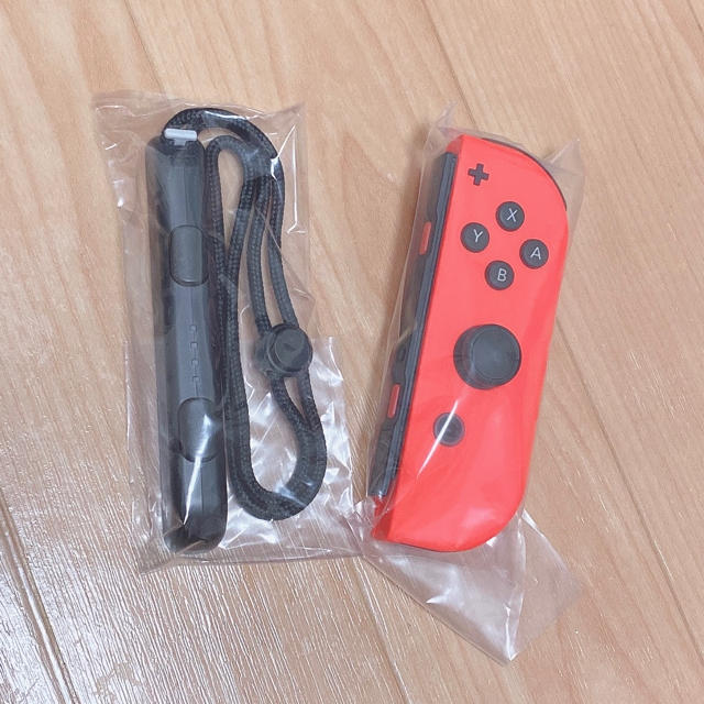 Nintendo Switch(ニンテンドースイッチ)のジョイコン　ネオンレッド エンタメ/ホビーのゲームソフト/ゲーム機本体(その他)の商品写真