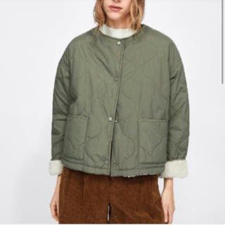 ザラ(ZARA)の【11/25までお安くお譲りします】ZARAボアトリム付きリバーシブルジャケット(ブルゾン)