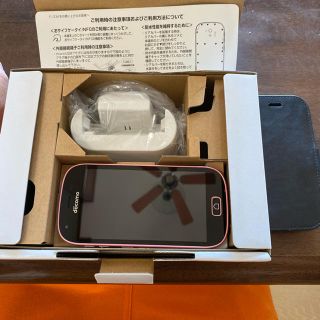 フジツウ(富士通)の【新品！】らくらくスマートフォン me F-03K(スマートフォン本体)