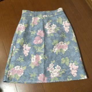 マジェスティックレゴン(MAJESTIC LEGON)の未使用！マジェスティックレゴン花柄タイトスカート(ひざ丈スカート)