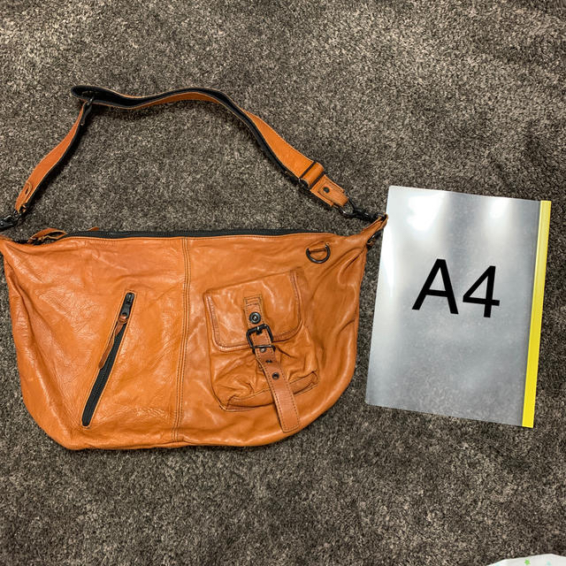 ZER(ゼットイーアール)のショルダーバッグ　ZER 本革鞄　 メンズのバッグ(ショルダーバッグ)の商品写真