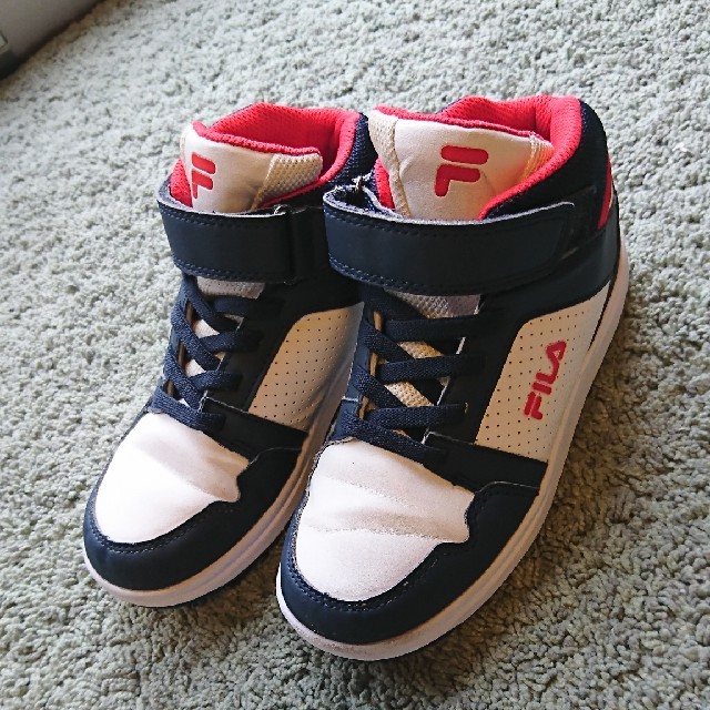 FILA(フィラ)のレルム様専用☆FILA ハイカット ダンス シューズ 21.5cm  キッズ/ベビー/マタニティのキッズ靴/シューズ(15cm~)(スニーカー)の商品写真