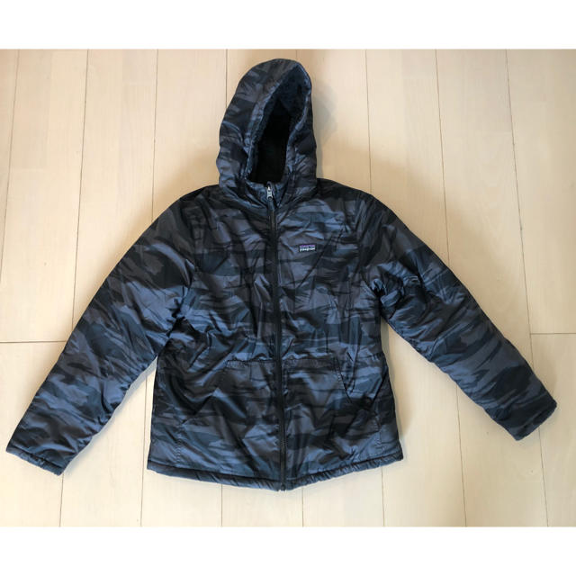 patagonia(パタゴニア)のパタゴニア・ジュニアリバーシブル　ジャケット キッズ/ベビー/マタニティのキッズ服男の子用(90cm~)(ジャケット/上着)の商品写真